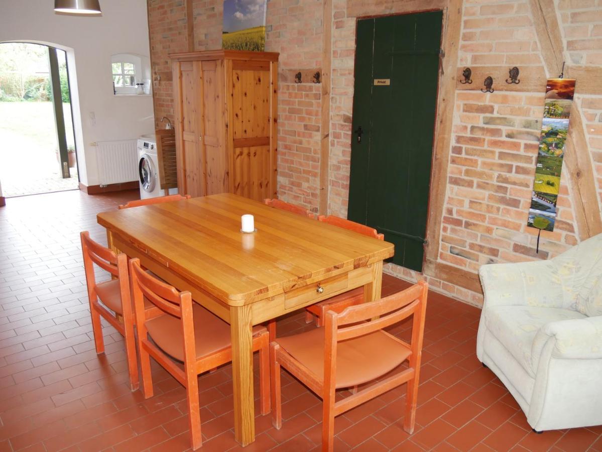 Lindenhof, Wohnung 1, Giebel Vipperow Экстерьер фото